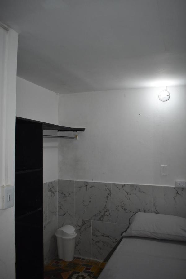 Esmed Hostel Μεντεγίν Εξωτερικό φωτογραφία