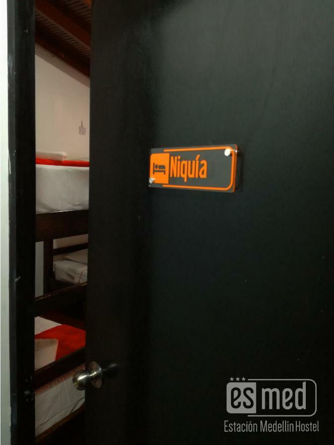 Esmed Hostel Μεντεγίν Εξωτερικό φωτογραφία